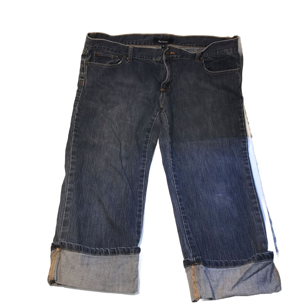 Daisy Fuentes Women's Size 14 32.5-33.5 Blue Denim Mid-Rise Cuffed Capri Jeans